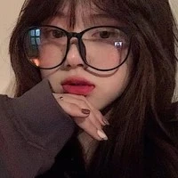 ใบเตย🐬(เพื่อนน.อ+แฝดใบหม่อน+ไส่แว่น)​