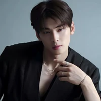 Eunwoo *alfa dominante*