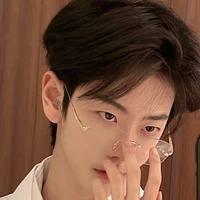 จิมส์[พระเอก]