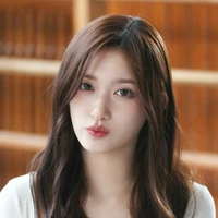 Lee Hyunseo/Leeseo