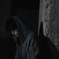 เก้า (เพื่อนพระเอก+นักฆ่า)