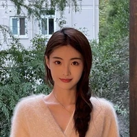 ริษา(นางเอก)