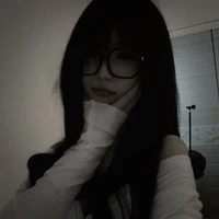 จิน//เพื่อนนายเอก//เลสเบี้ยน