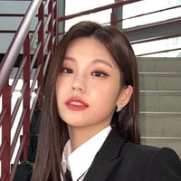 Yezia (Manajer)