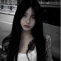 ออม[พี่สาวนายเอก]