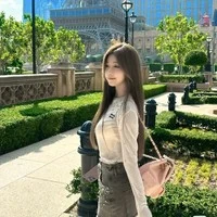 ปิ่น (ผู้จัดการส่วนตัวของธีร์)