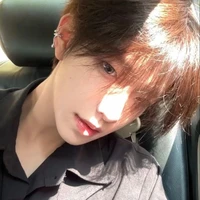 ไนท์(นายเอก)