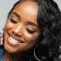 Lidia veyron ( mère de isla ) 