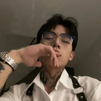 เจมส์(หัวหน้าพนักงานในบริษัท)
