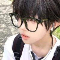 ชิน(ตอนใส่แว่น)