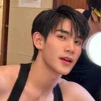 โฟร์ท(นางเอก)น้องของมาร์คกับสตางค์