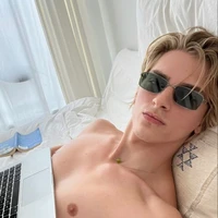 -เลออน-