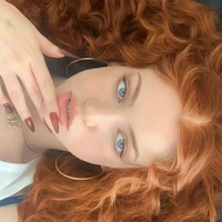 kelly(irmã de Grazi)