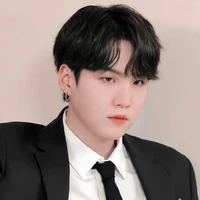 MIN YONGI (30 años Alfa)