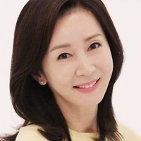 Abuela JEON (58 años)