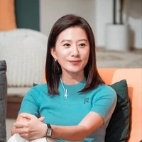 Venya Gervais (Ibu Ricky)