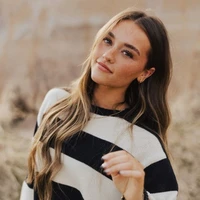 Anna Smith ( Nick girlfriend 17 yrs old
