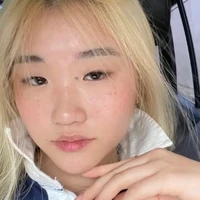 Lee Olivia(18 año)