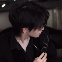 เจมส์(นายเอก)