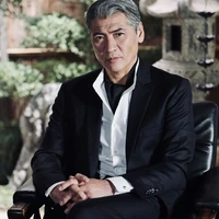 ภาคิน  พ่อพระเอก