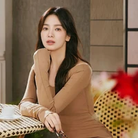Song Hye-kyo( Mommy Min-kyung )
