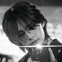 Hwang hyunjin. D.P