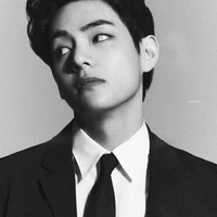 Kim Taehyung (E)