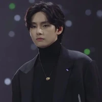 Kim taehyung ( dominant alpha