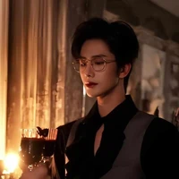 เเซ่ ยู่หลง