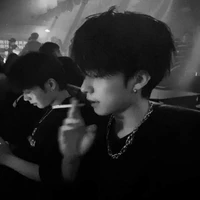 ออกัส(บอดี้การ์ดสามแฝด)