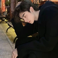 ไนท์(บอดี้การ์ดสามแฝด)