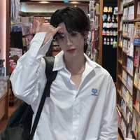 หงส์ (🦢)