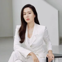 ไลลา (แม่เลี้ยง นอ.)