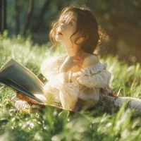 AUTHOR 🌷