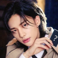 Ling Hyunjin (O)