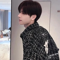 นนท์(หัวหน้าห้อง)