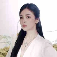 Noona Cho Seo- chik ( mère de Hana Seo- 