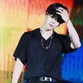 บี (เพื่อน ที )