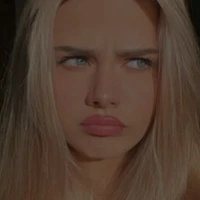 Clara López *puta*