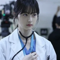 Daisy(cientista/médica)