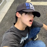 Joshua (24 años)