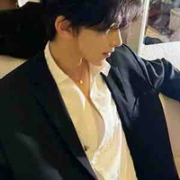 จิ่งฮ่าว - เพื่อนพระเอก