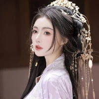โหรวเอ๋อร์ ( นร. )