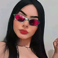 Julia/mãe de luna e da vic