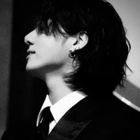 KIM JÆ/ÅŪTHØRËẞẞ