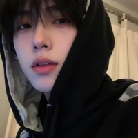 ไวน์ลี่(นายเอก)