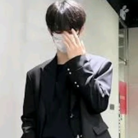 โอม(เพื่อน พ.อ)