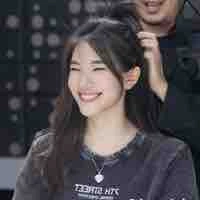 หญิง_[แม่น.อ]