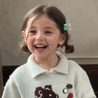 Soya ( bêta, 9 ans, fille de Minie)