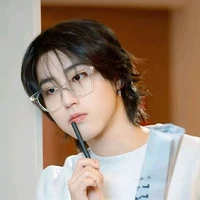 Lee Jisung ( 27 ans, oméga)